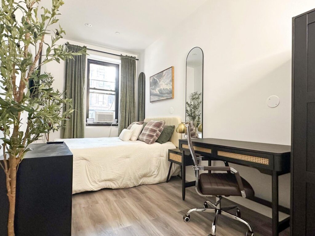 253 Dekalb 1Fl-Room694-3