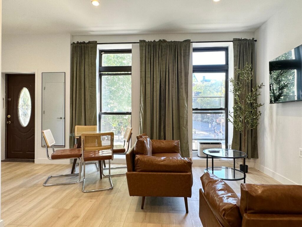 253 Dekalb Ave, 2-LivingRoom