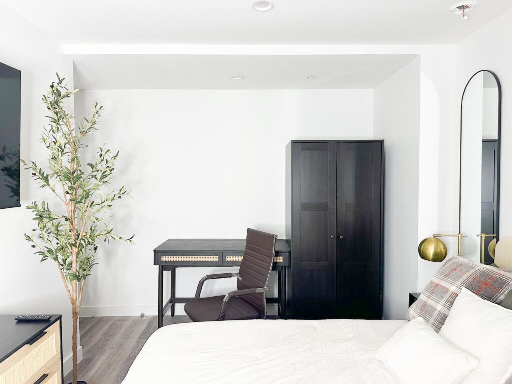 253 Dekalb 1Fl-Room693-3