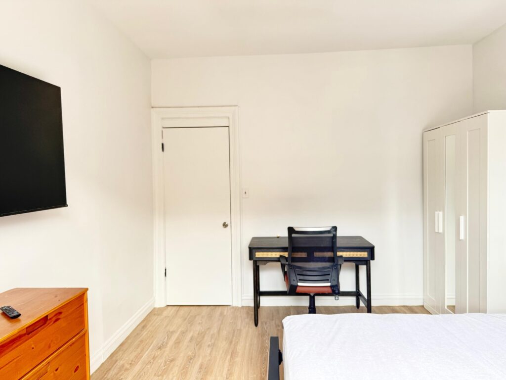 33 lenox rd apt 2A-Room762-3