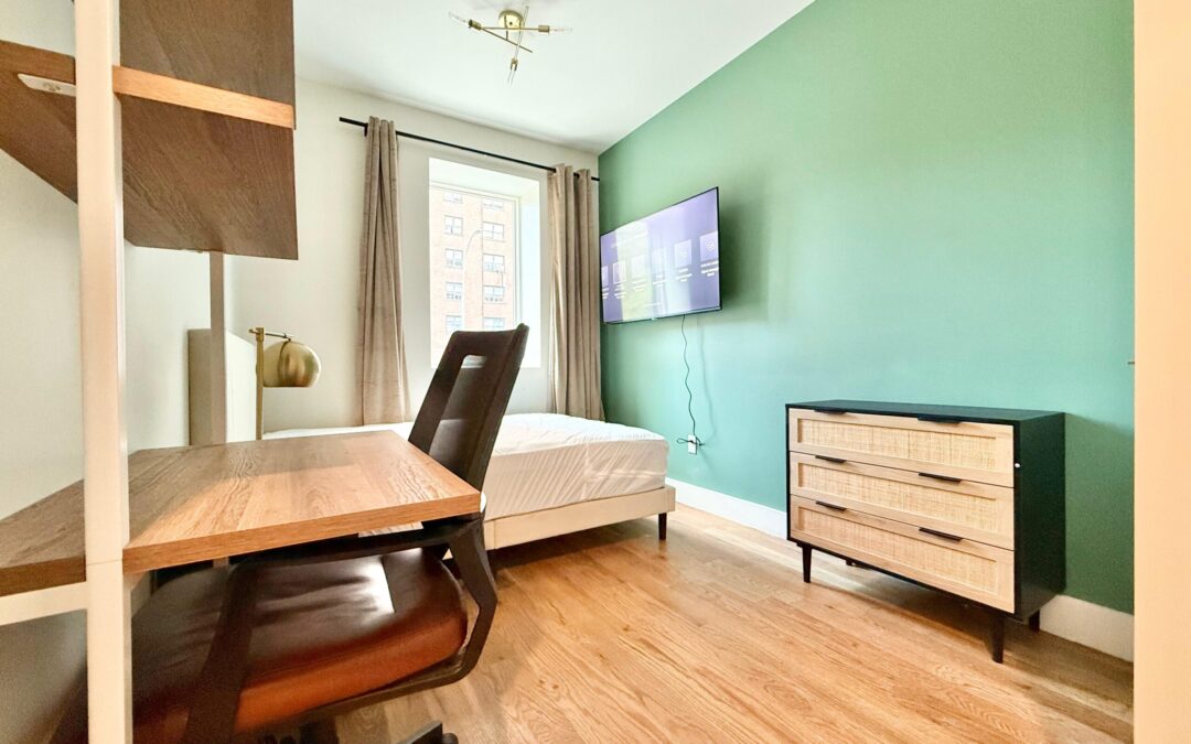 Kent Ave – #802 w/private bathroom